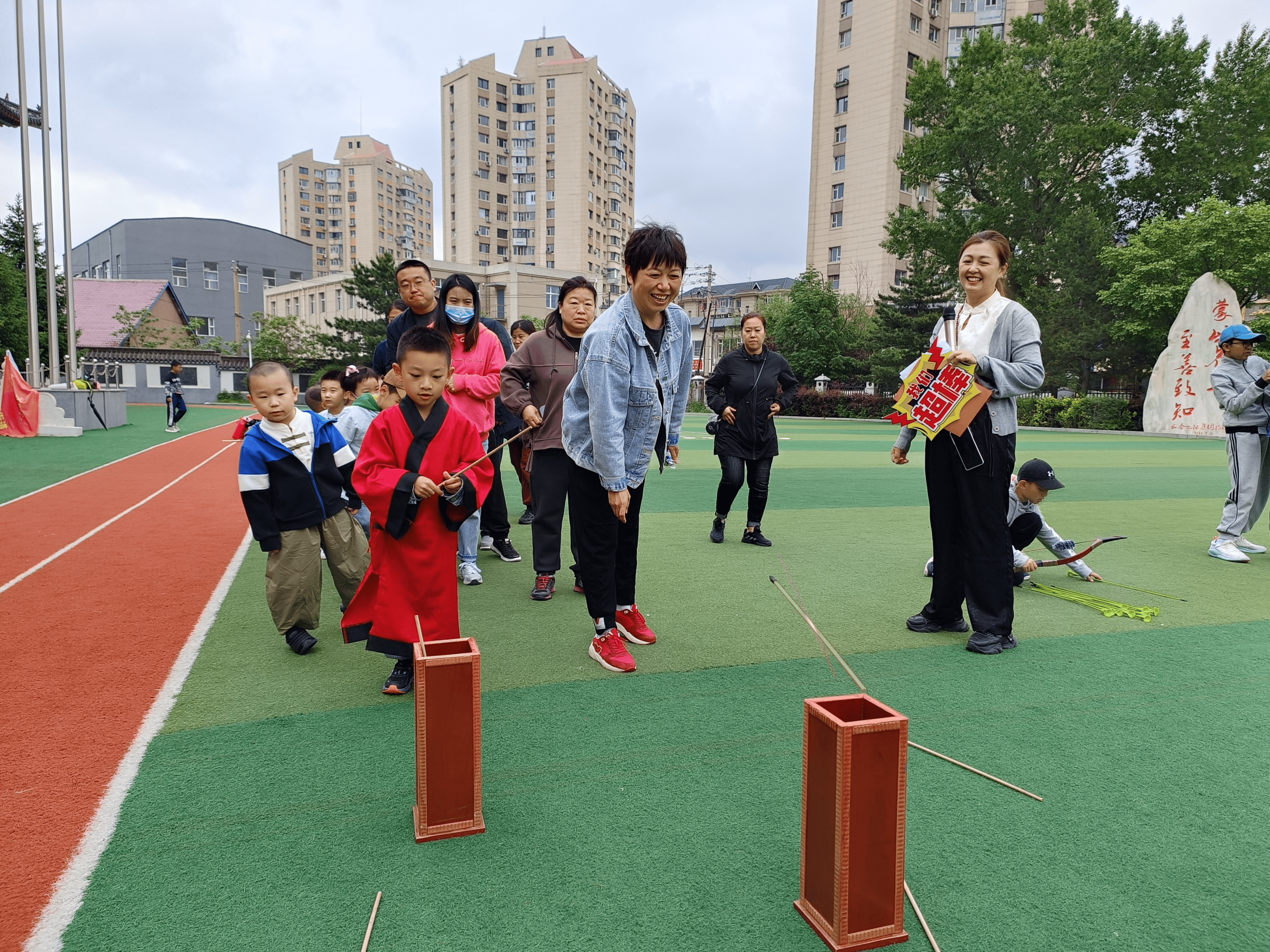 67长春市南关区文庙社区举行"悦动国风·趣味六一"亲子运动会