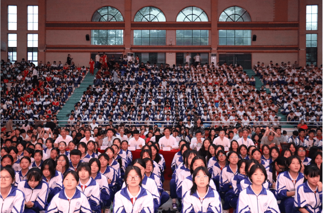 凝聚共识 共谋发展丨江西省西山学校隆重举行庆六一大型文艺晚会