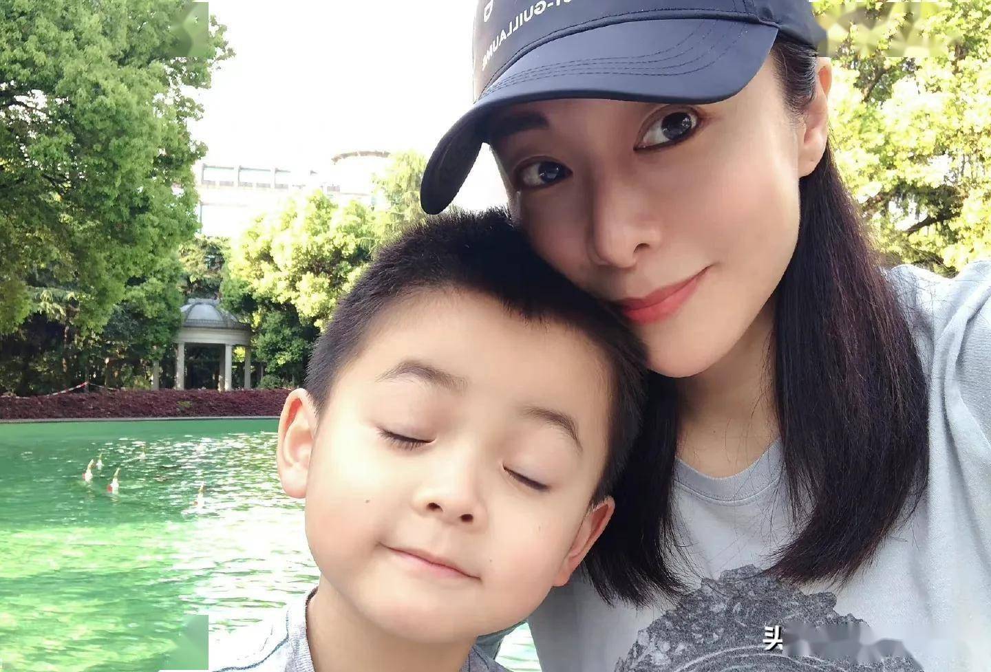 保剑锋"宝刀未老",路演跳"飒"舞,网友:秦海璐都看懵了