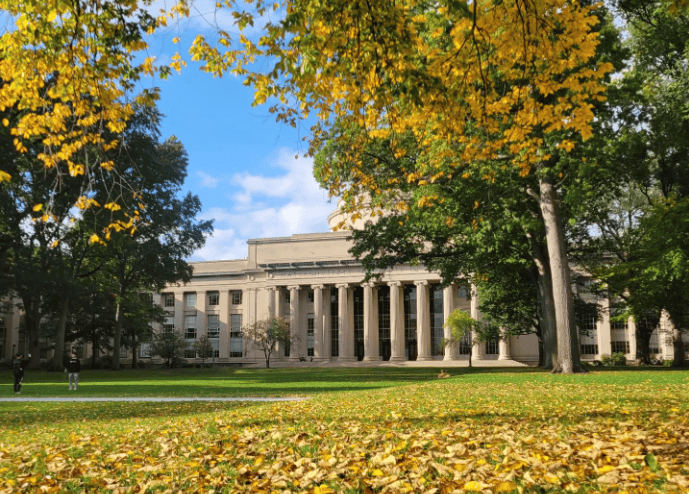 综排第43名的波士顿大学,综排第40名的华盛顿大学,综排第53名的凯斯西