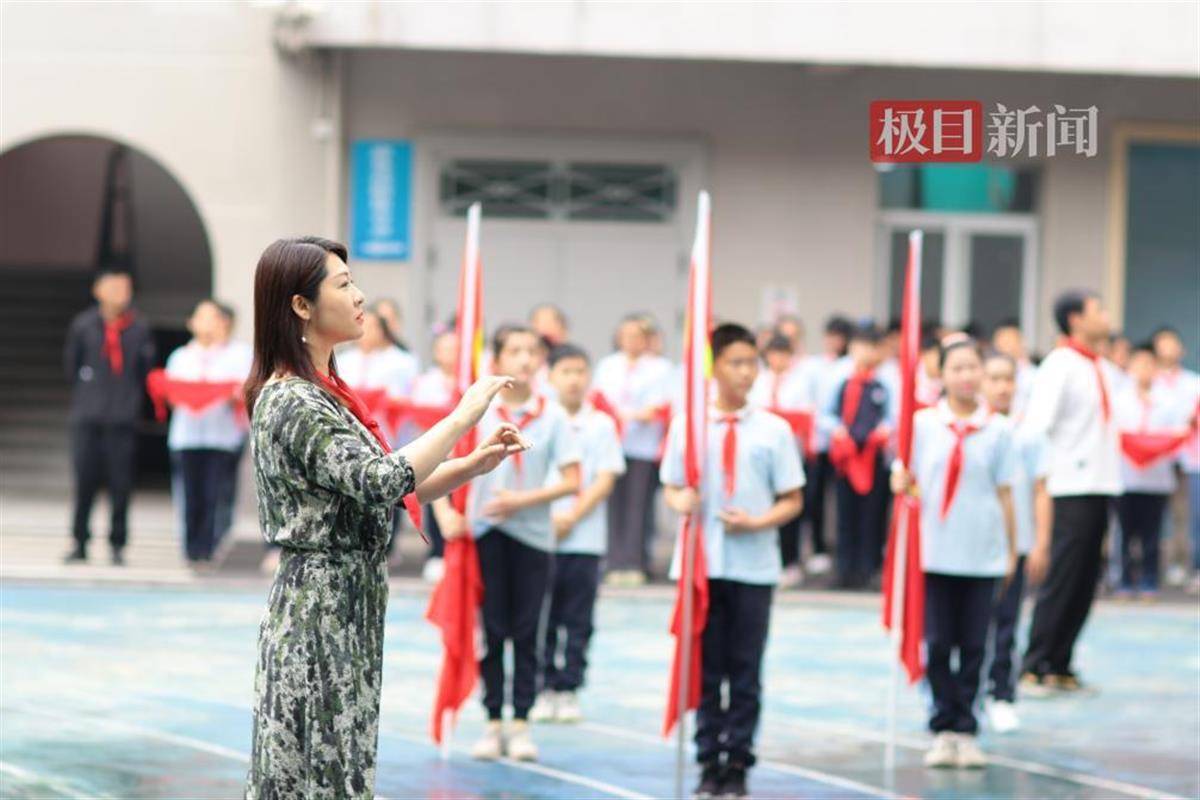 武汉市洪山区街道口小学少工委特别策划组织了"