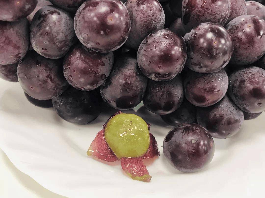 高甜预警!简阳这里的夏黑葡萄熟啦