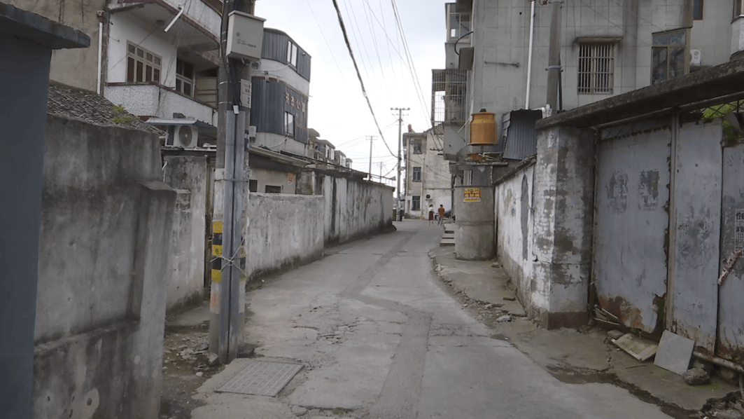 余姚市低塘街道城建城管办负责人 蔡水军:我可以肯定之前也修过,现在