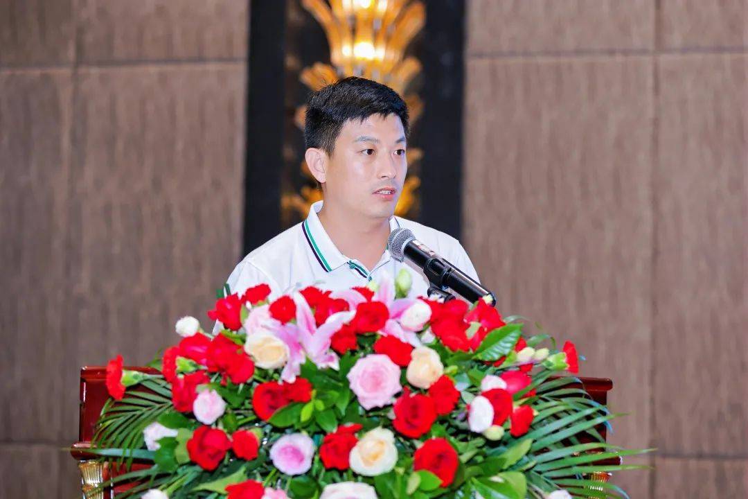 魏波常委发表讲话,首先他代表市委市政府对大会的召开表示祝贺!