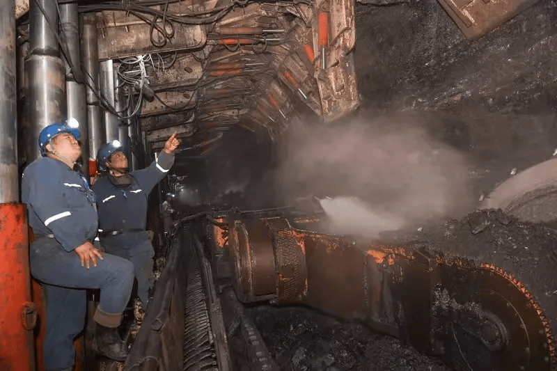 —东庞矿深入开展党纪学习教育侧记