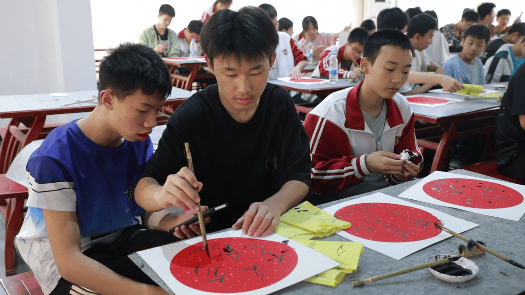 渭南日报:双色球开奖结果 开奖号码-“洋弟子”感受邯郸文化：“胡服骑射”话创新  第1张