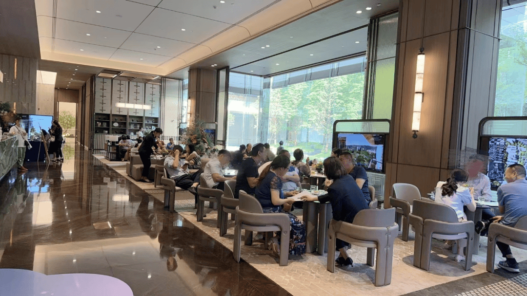 广州楼市新政首周调查:千万级豪宅成交火热,二手房挂牌激增6000余套_项目_楼盘