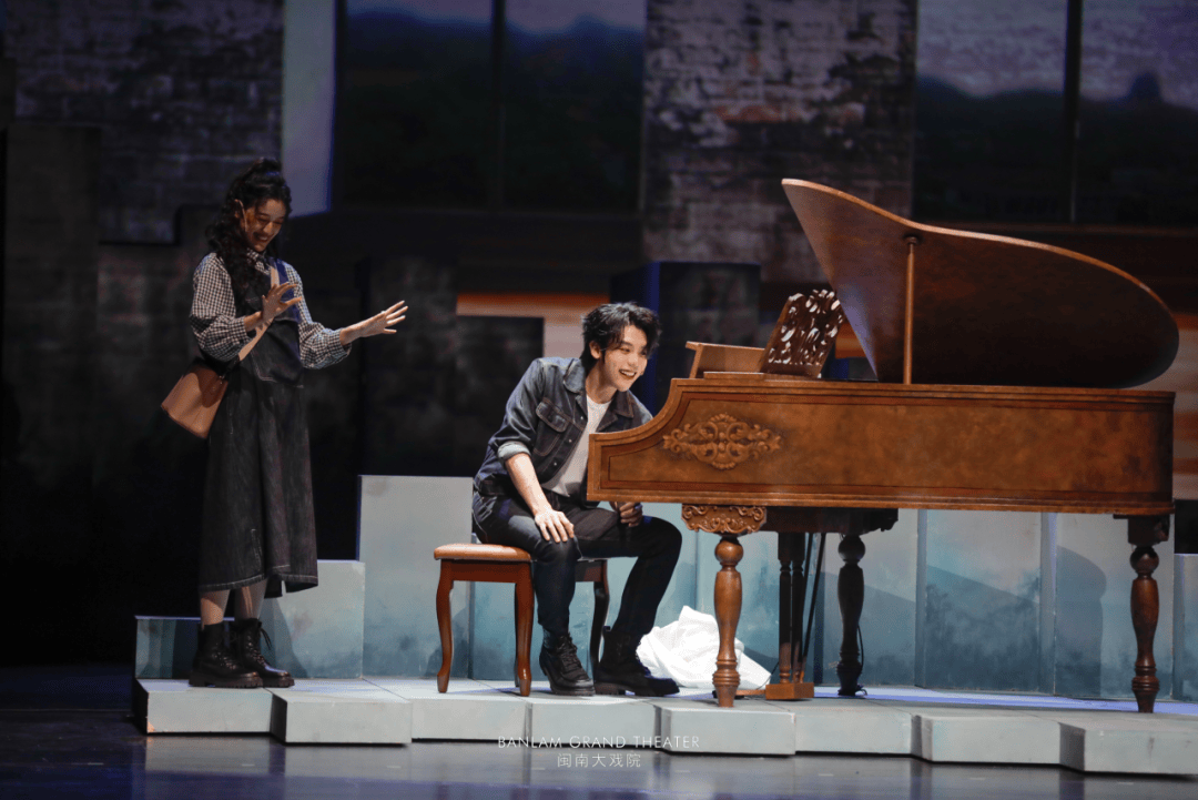 杭州站开票 | 这个暑假的第一部戏,来看贾凡,米晨晨演绎琴岛浪漫爱情!