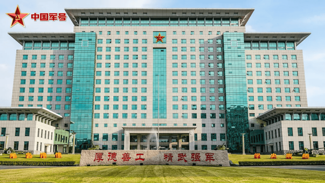 我们在军校等你!