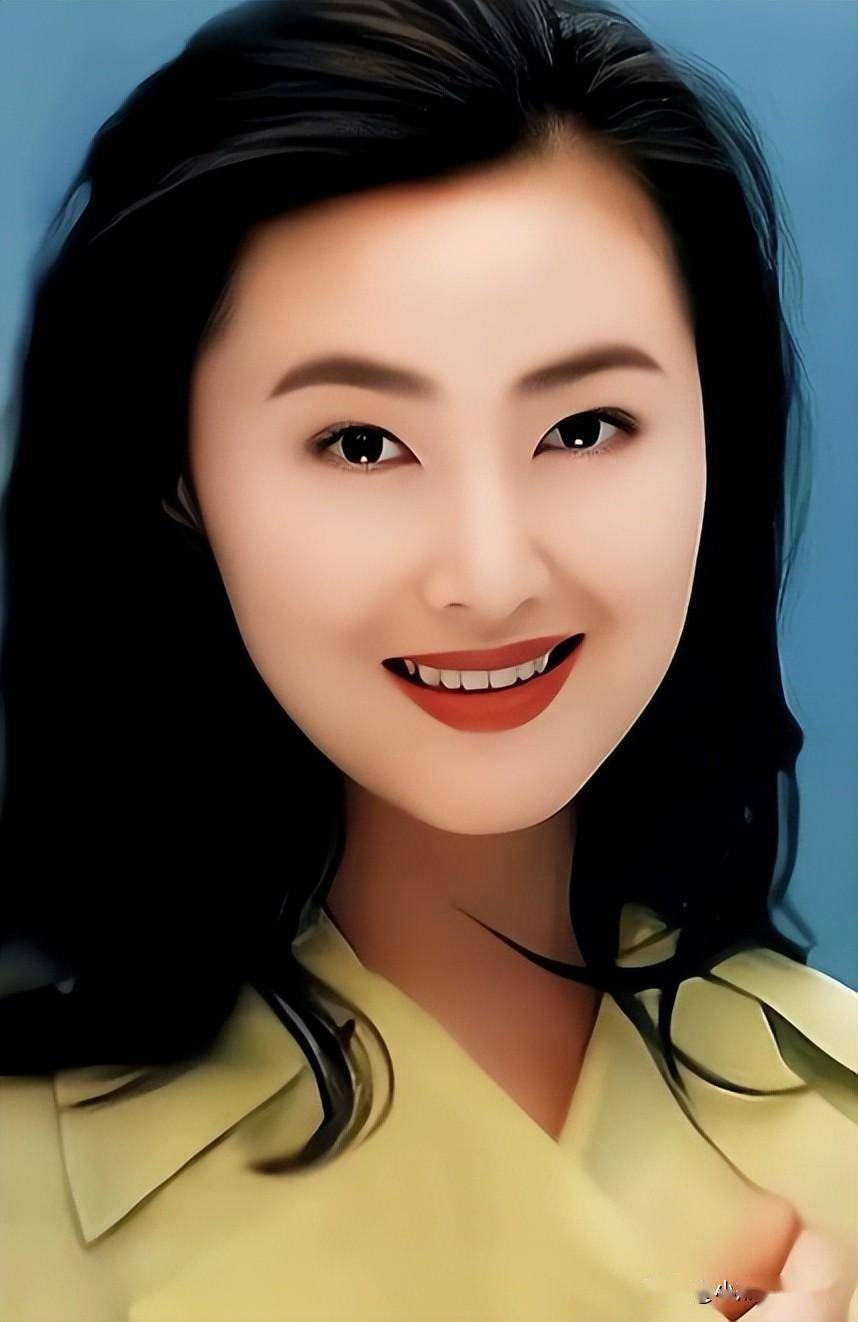 26岁靠潘金莲爆红,35岁"闪婚闪离"如今53岁还是孤身一人