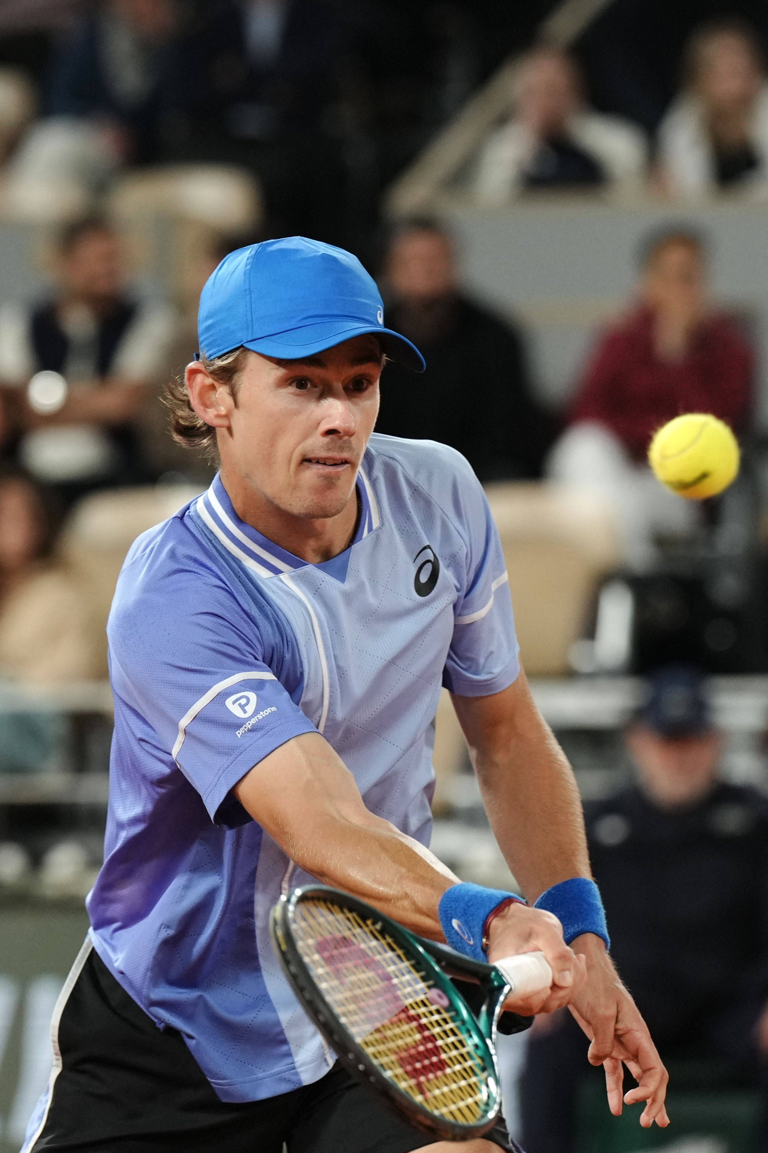 网球——法网:兹维列夫晋级四强