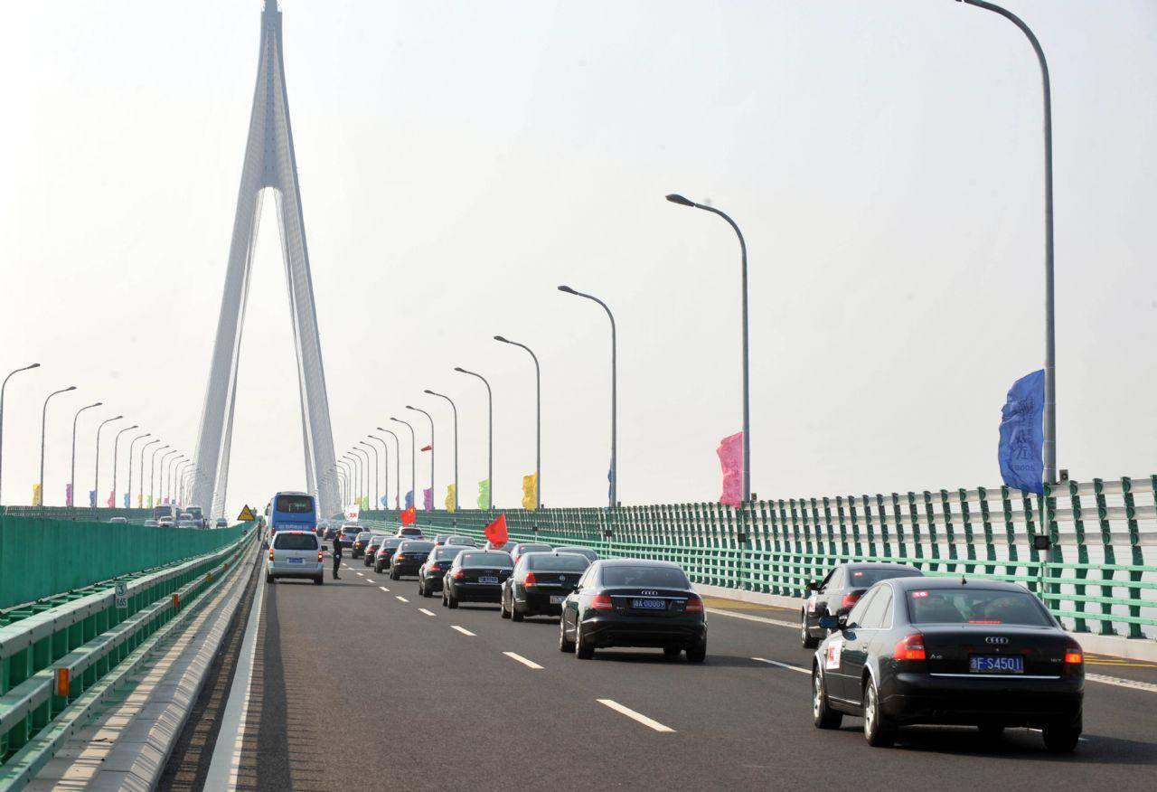 第一视点丨一步一步往前走 一项一项往前推——深入