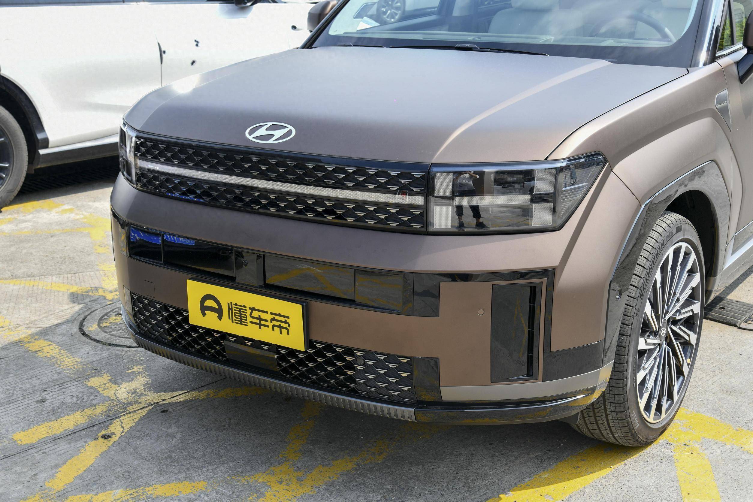 第五代现代胜达到店了,将8月上市,外观内饰大幅升级,能成功?