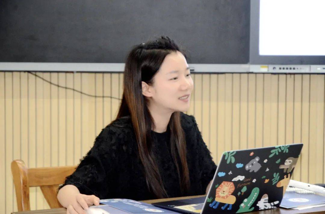 张老师深入剖析了该校本课程的灵感源泉和研发过程中的点滴心血,同时