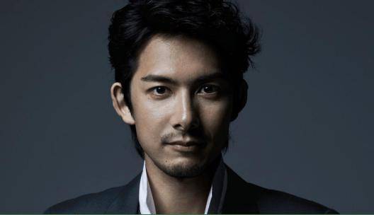 48岁冻龄女神惊艳众人,年轻时颜值吊打一众小生,迷倒万千少女