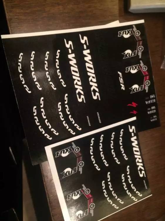 长见识了,纯手工打造的迷你速降车模型!