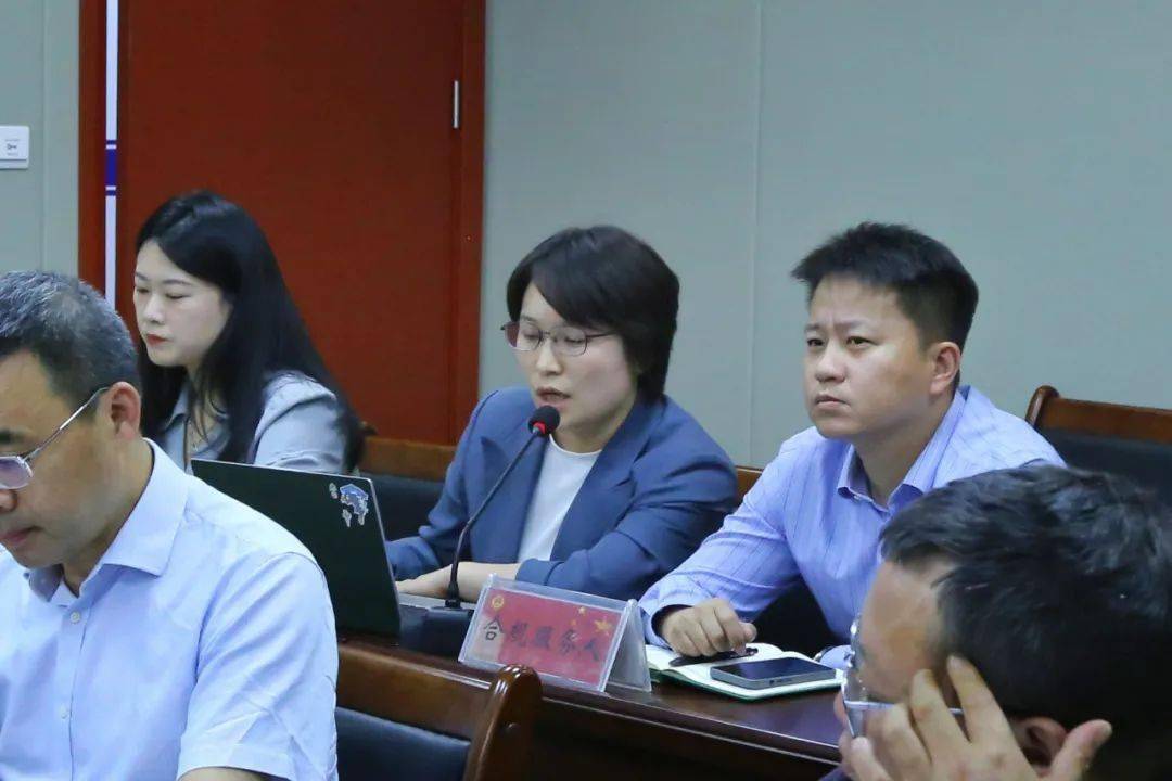 听证会现场,主持人李雪雷对检察机关开展的涉案企业合