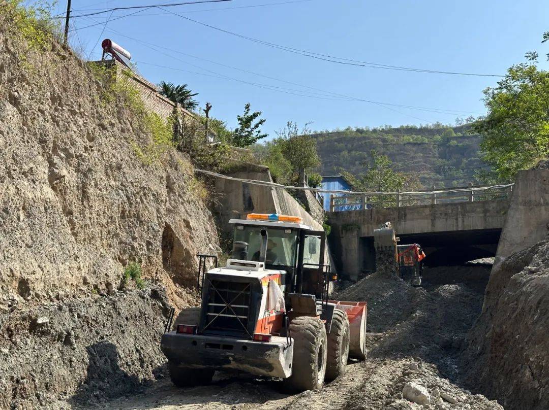 礼县公路段全面开展夏季桥梁养护工作