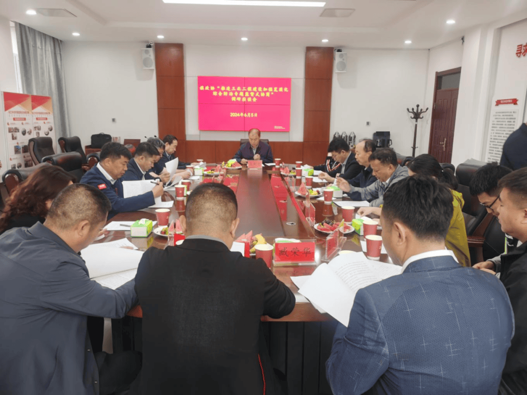 王利忠赴乌兰木伦镇,苏布尔嘎镇调研"三北"工程建设和加强荒漠化综合