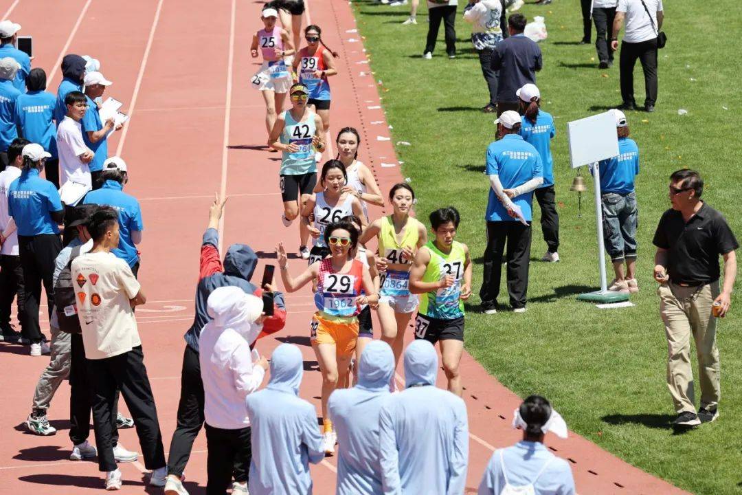 女子4×100米接力决赛.女子丙组200米决赛.女子丙组100米决赛.