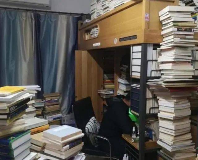 清华大学生"偷拍照"火了,看看他们,感觉自己的大学"白上"了