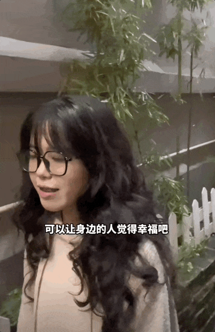 "00后小伙"爆改"毁容女孩,获3亿人点赞:顶级美貌,比不过有趣灵魂!