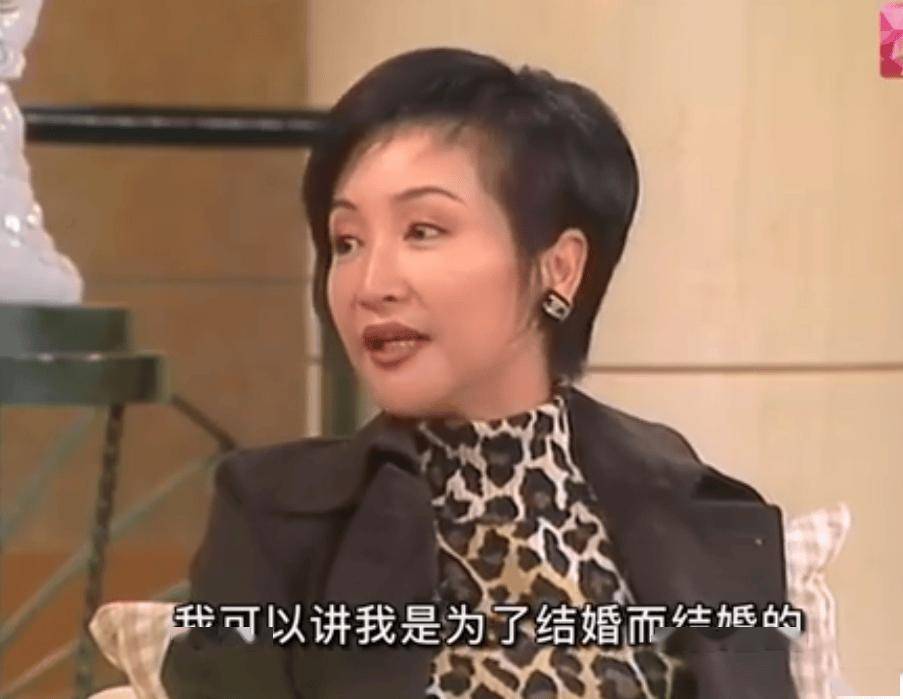 狄波拉:从弃婴到港姐,嫁豪门甩谢贤,一生都在找寻喜欢的活法