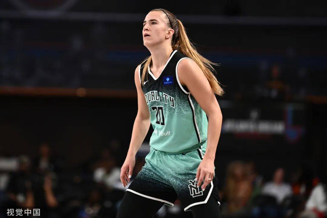 美国女篮奥运12人名单出炉,42岁陶乐西第六次出征,"女库里"克拉克落选