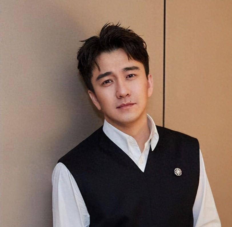 他也是洋洋得意,卖弄起了自己的学历,谁知得瑟没几天,因为不知道知网