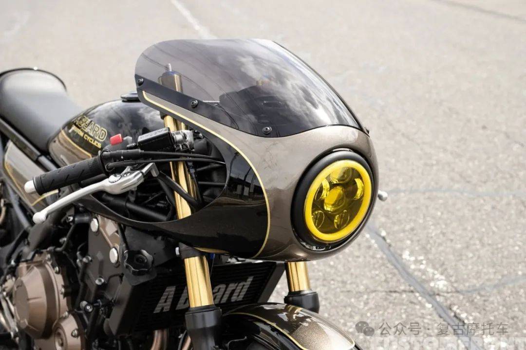 仿赛车复古改造 本田cbr400r | 每日一车