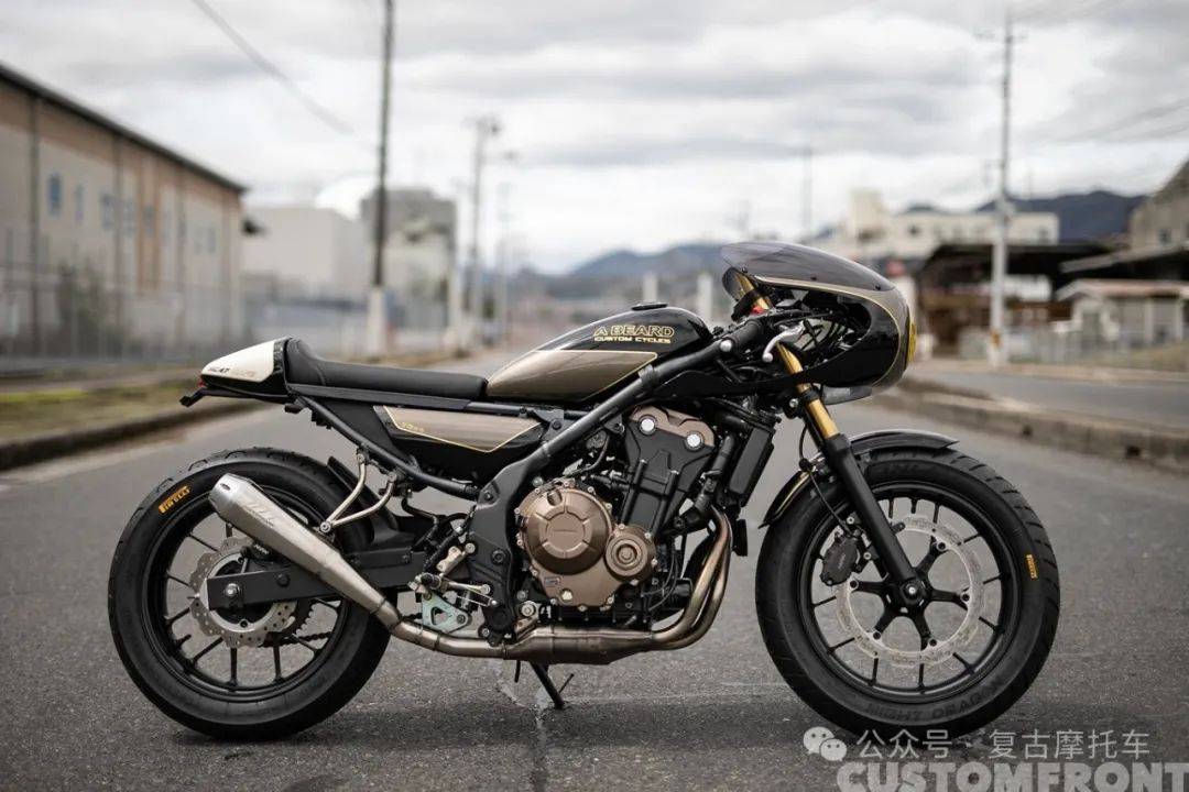 仿赛车复古改造 本田cbr400r | 每日一车