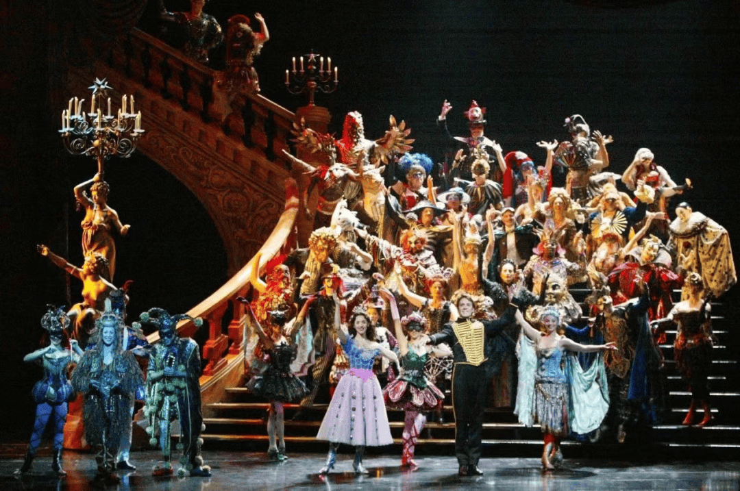 都叫《剧院魅影》了,真不是歌剧!(砸灯)