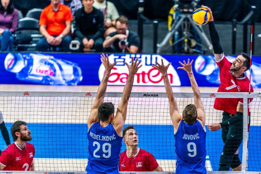 男排奥运资格最后2选1 塞尔维亚逆转加拿大 挺进奥运资格区 保加利亚