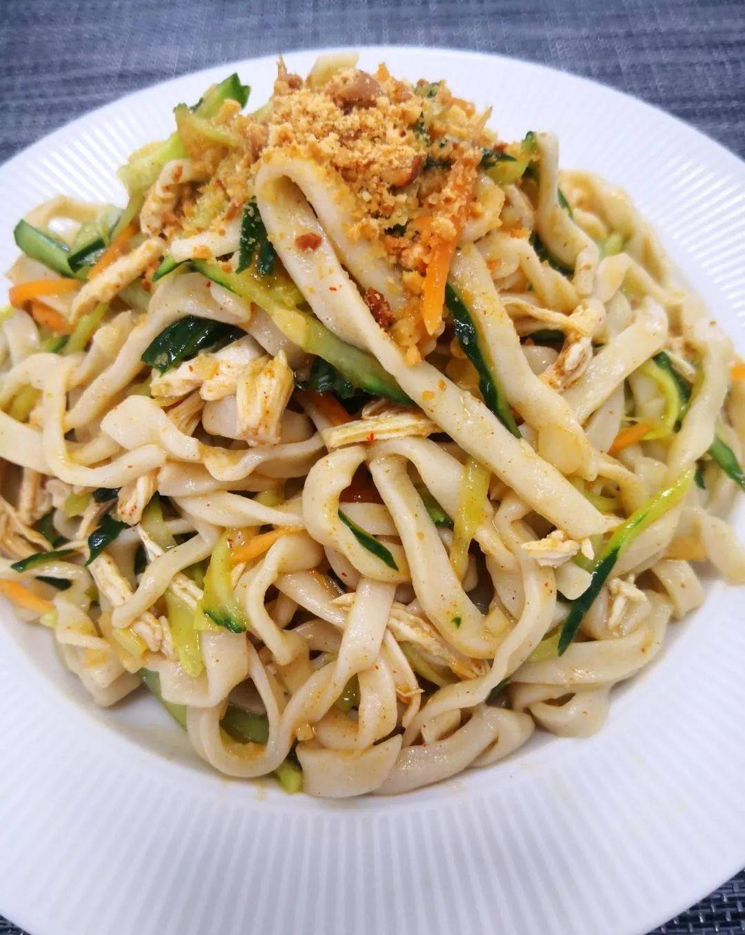 炎炎夏日,来一碗自制凉面,零难度好吃易学!