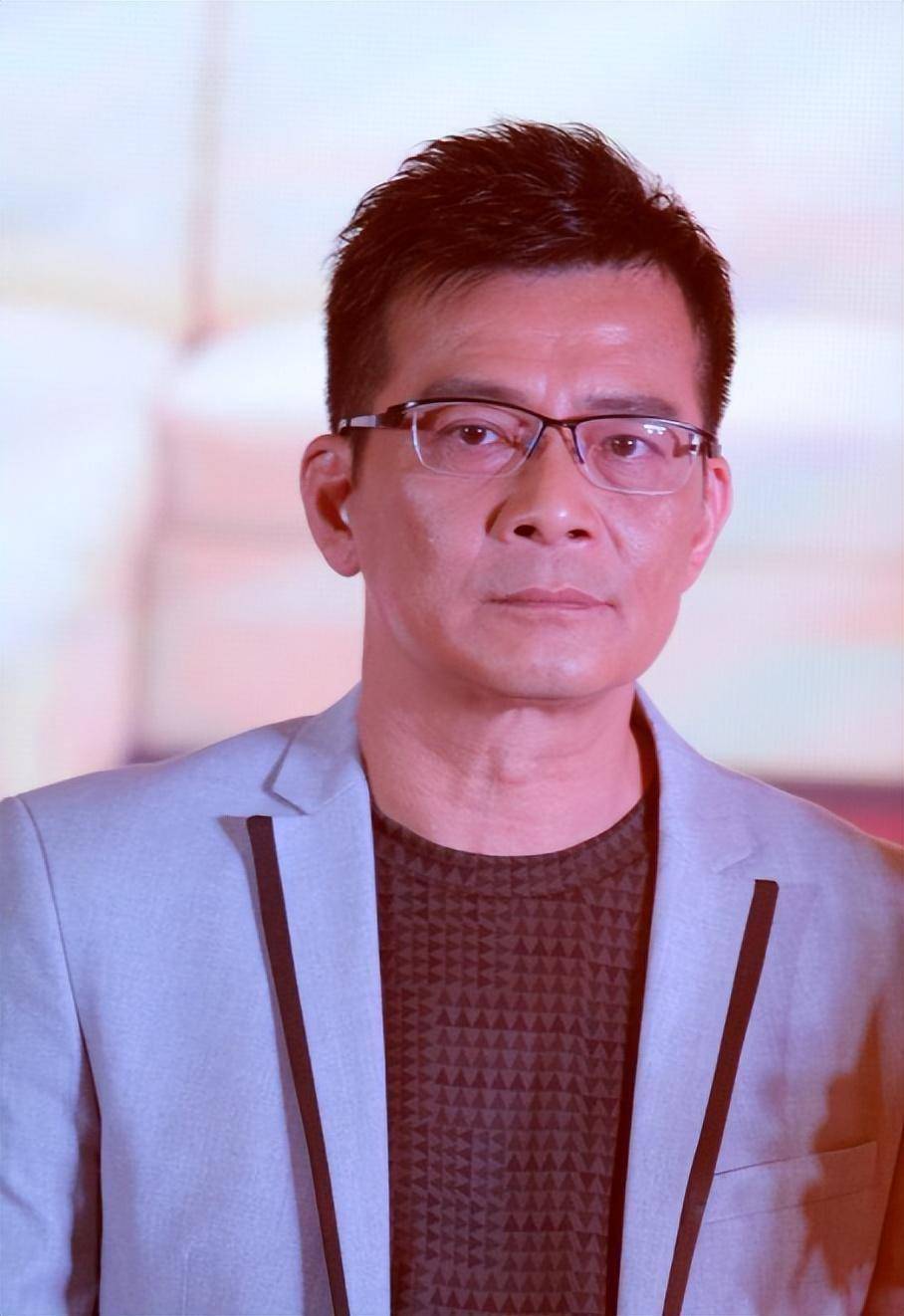 抗癌七年花了7500万,59岁留下遗书抱憾而终_梁洁华_黄日华_妻子