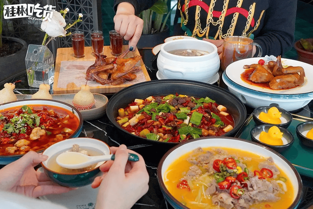 4米观赛巨幕!首进美食狂欢!桂林这帮人太会玩了!