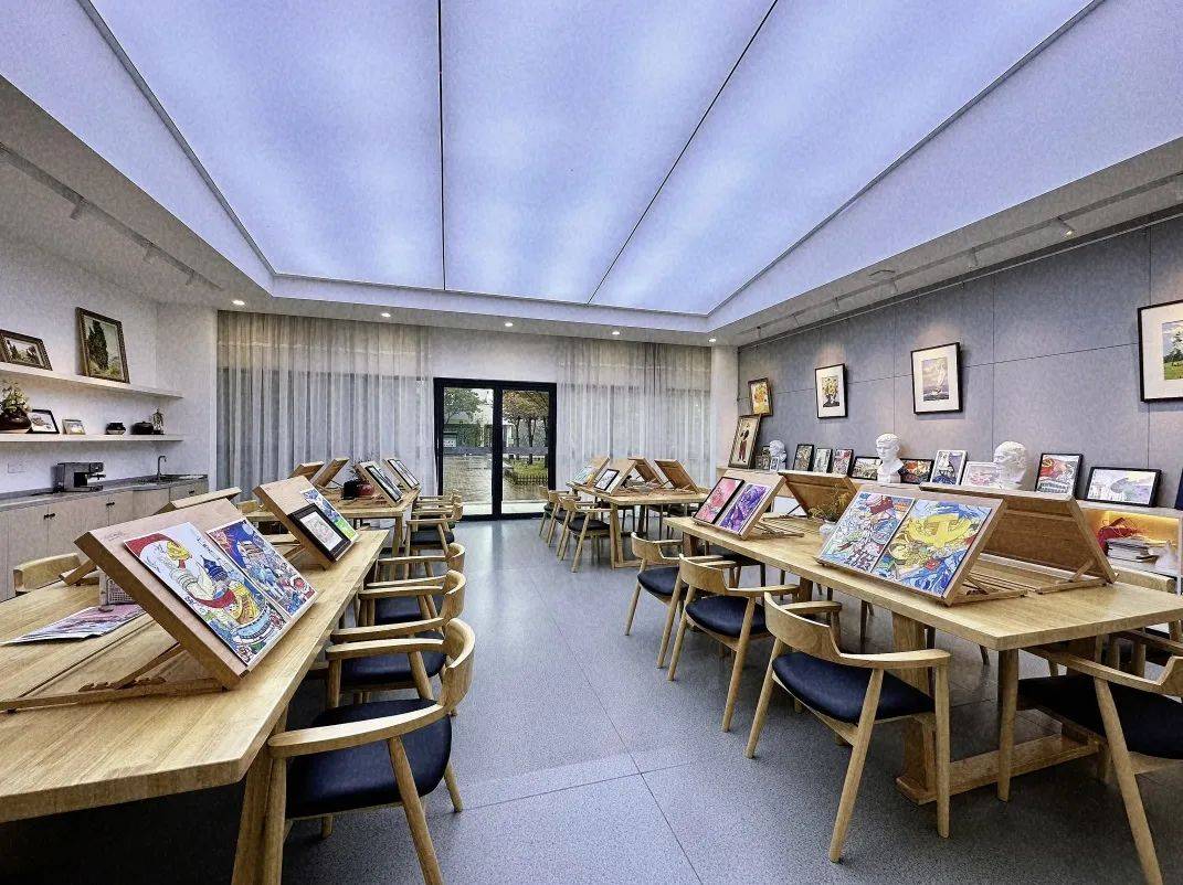 音乐,美术,劳技,信息,心理各种功能教室满足上课的需求.