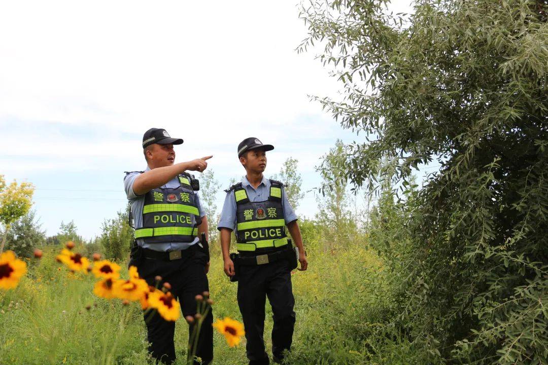 家务事也是心上事,新疆辅警制住受惊黄牛