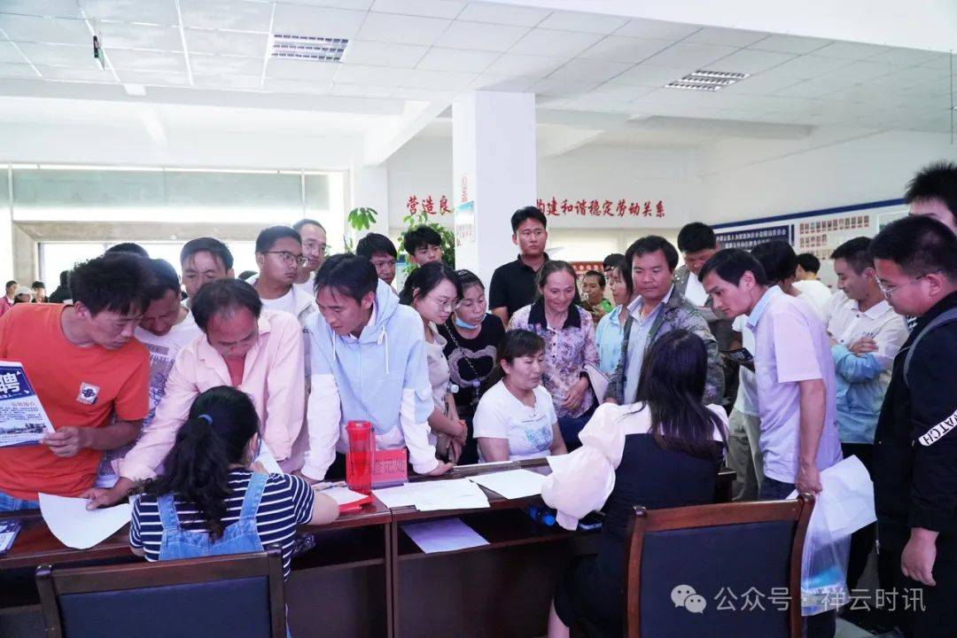 县人社局副局长毕建斌说:"下一步,祥云县将不断加强岗位信息收集和