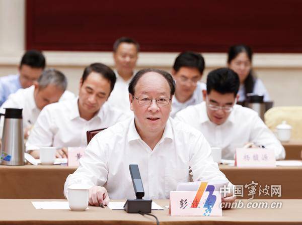 宁波市委副书记,市长汤飞帆,台州市委副书记,市长沈铭权分别介绍两地