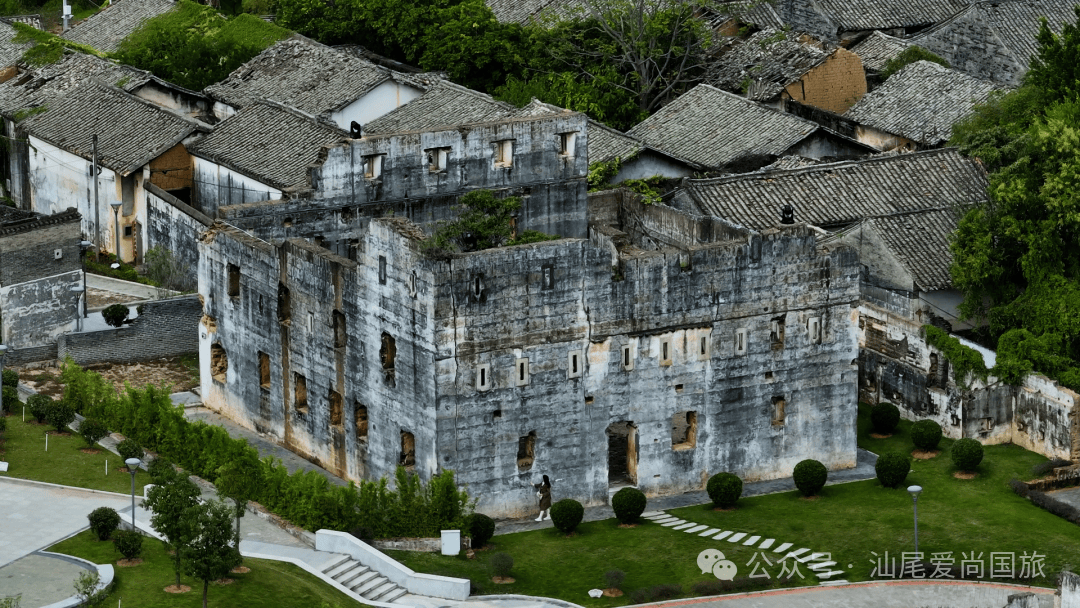 畅泡68个客家特色温泉池,体验溶洞温泉,水上乐园嗨翻天,赠送人手一只