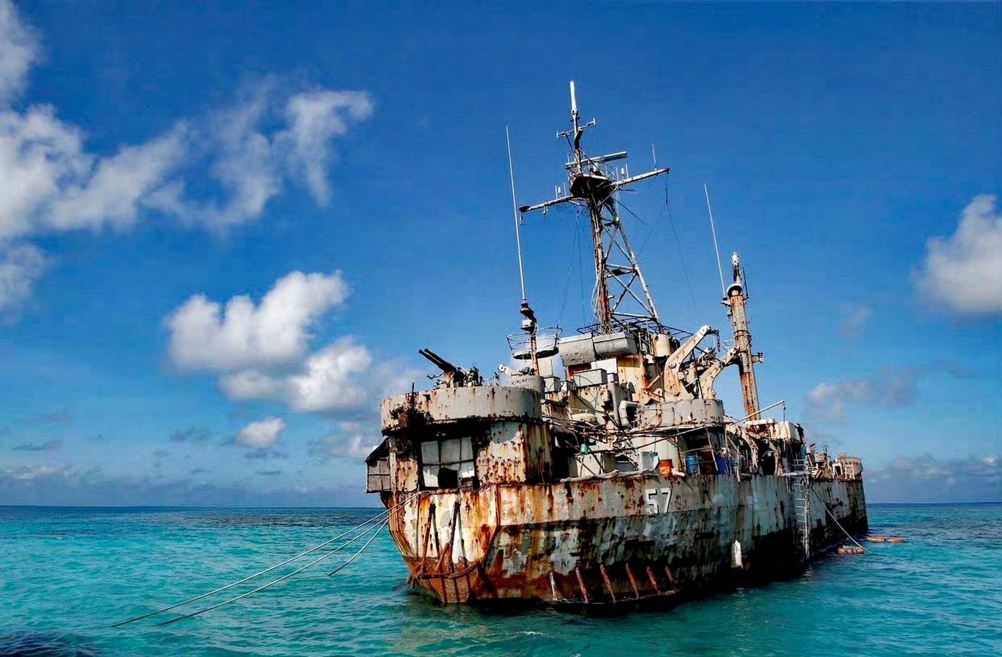 雷山号在坐滩后几十年就没得到过高水平的养护,这艘舰艇还没四分五裂