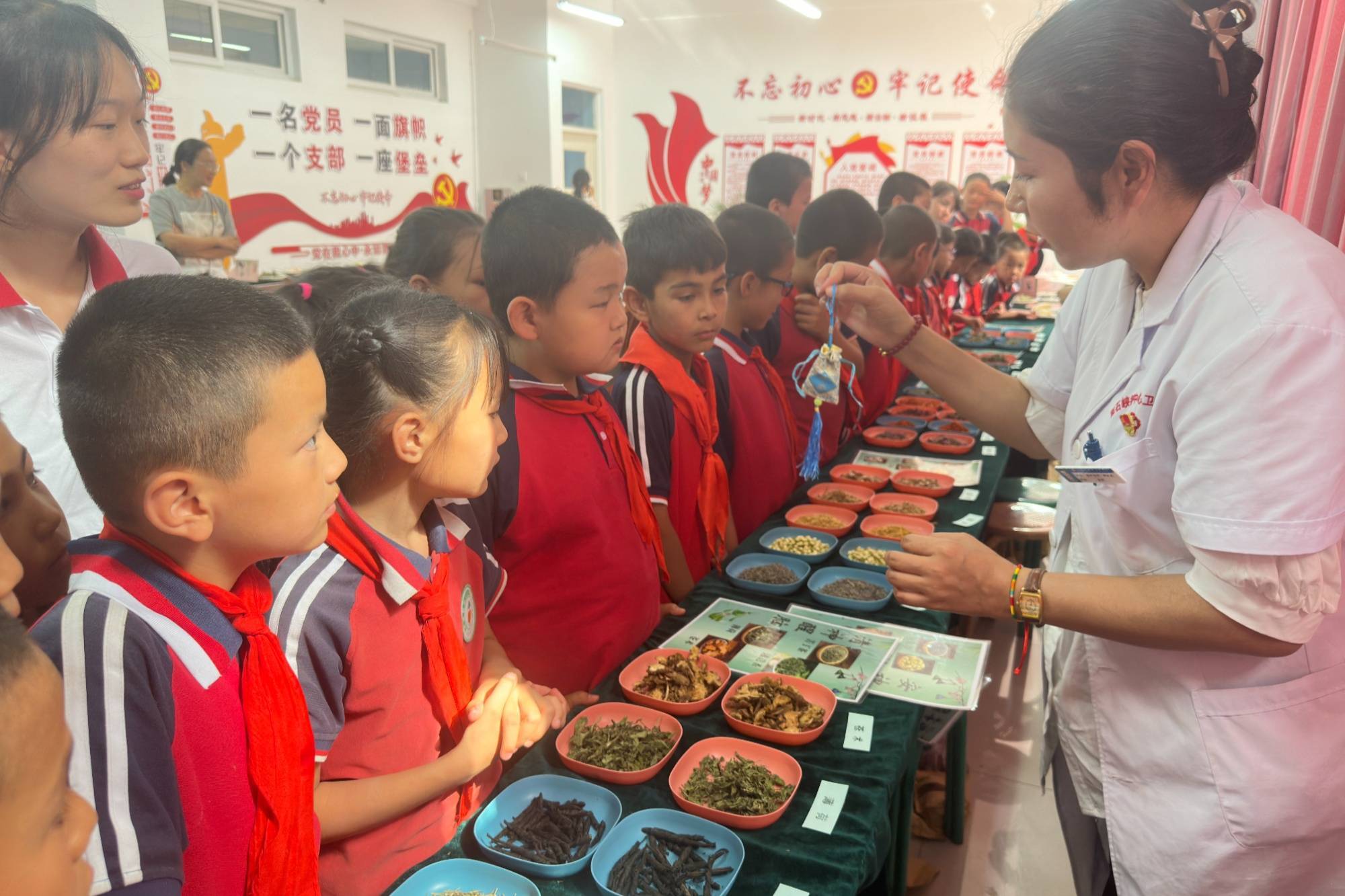 🌸梧州零距离【澳门管家婆一肖一码100精准】|国瑞健康（02329.HK）6月3日收盘涨0.85%  第1张