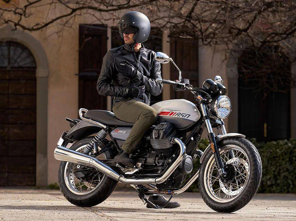 moto guzzi v7醇正经典的驾驭体验