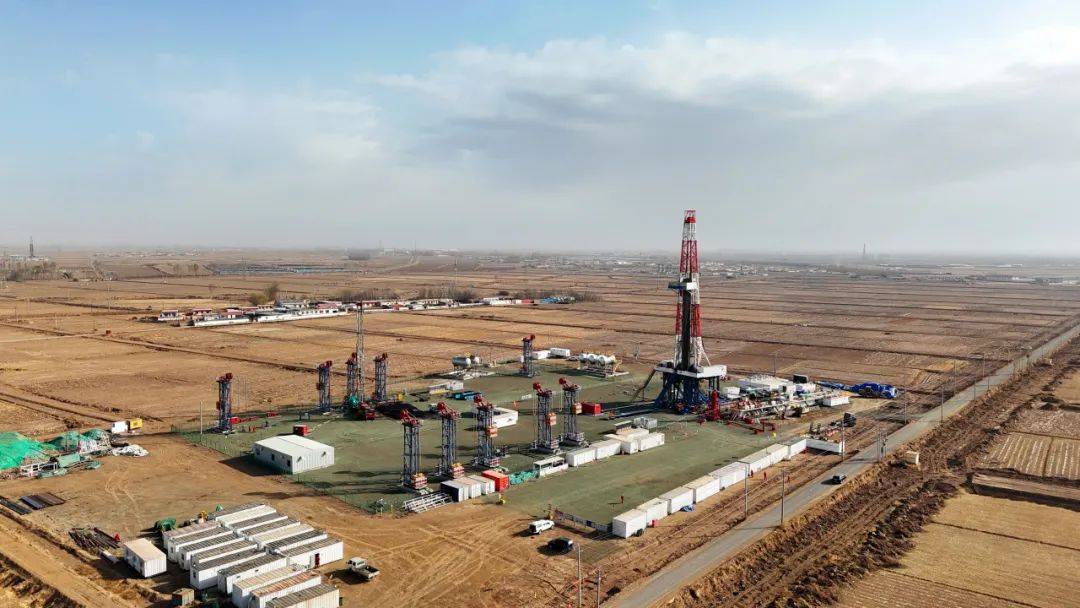 也是内蒙古西部地区最深水平井首次突破6000米大关这是巴彦油田水平井