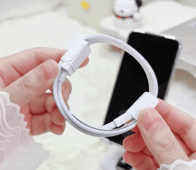 还成功融入了华为生态产品体系,其中一款塞尔兰斯(深蓝斯)剃须刀还