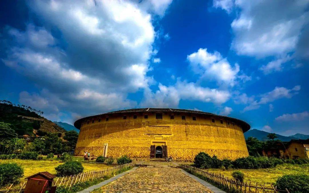 福建土楼(华安)旅游区朱致圣 摄本活动不与景区其他优惠同享,本活动