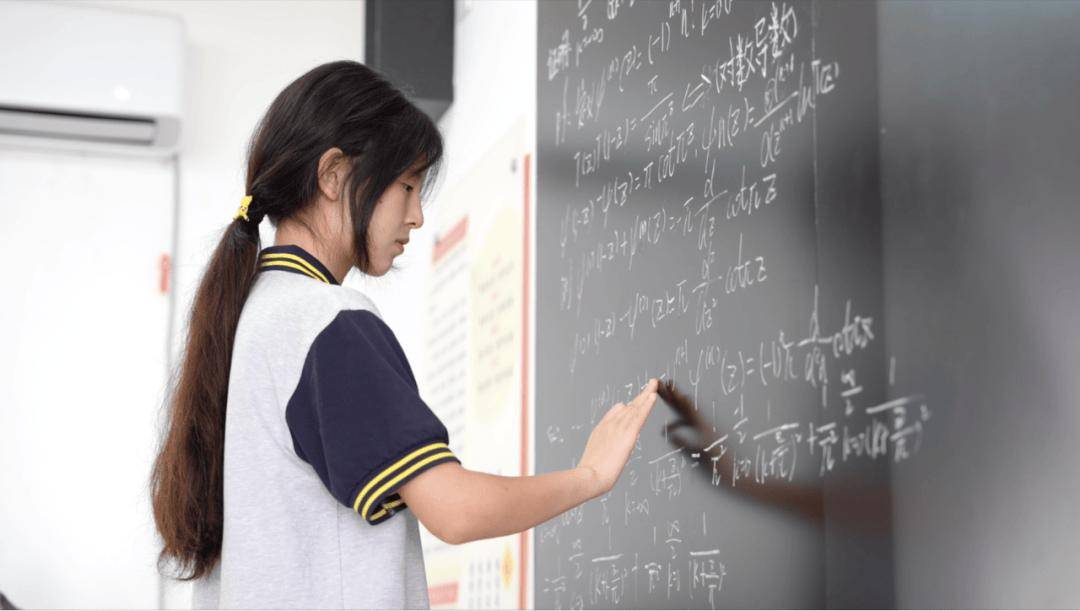 17岁中专女生姜萍，数学竞赛12强！-十七岁中专