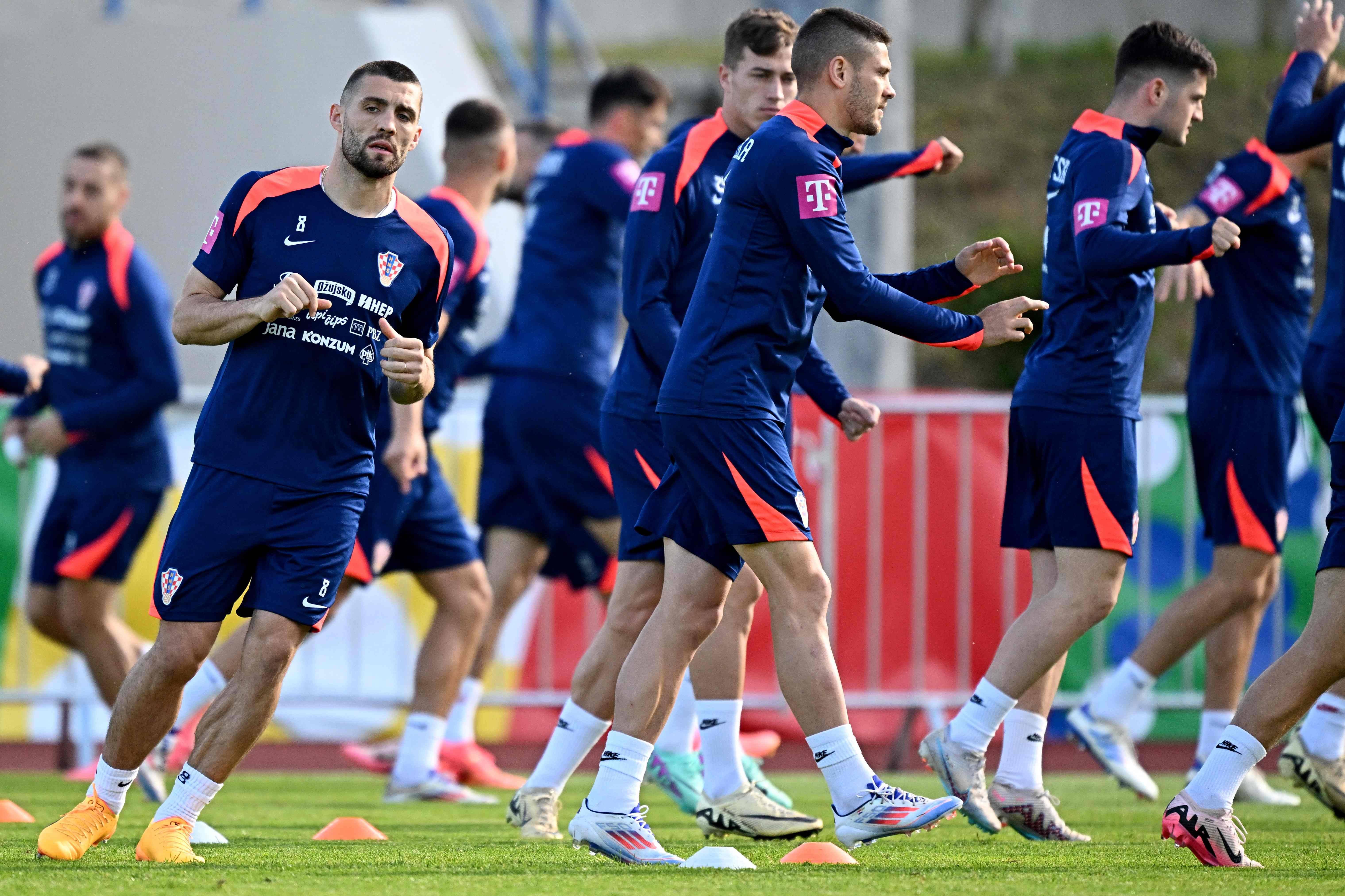 足球——克罗地亚队备战欧锦赛