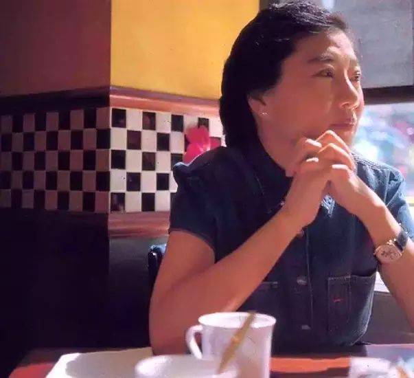 "亦舒会回答你:"那要看那个女孩子要求如何了,有些女孩子,品格